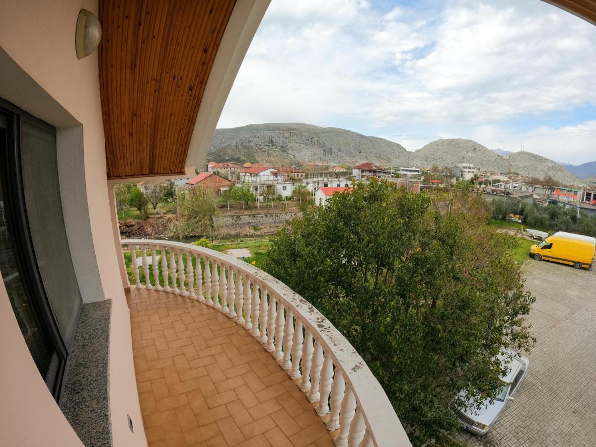 Hotel Hasmegaj Mahall' e Kryethuit Exterior foto